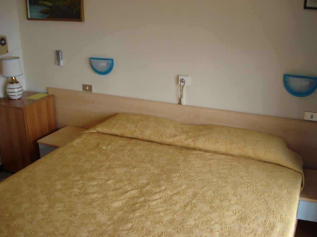 B&B Solana Noli Exteriör bild